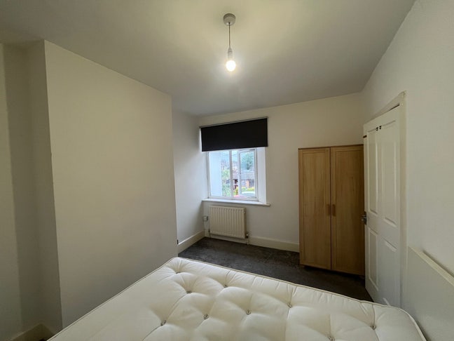 Fully Furnished Double Room All Bill Included  Main Photo