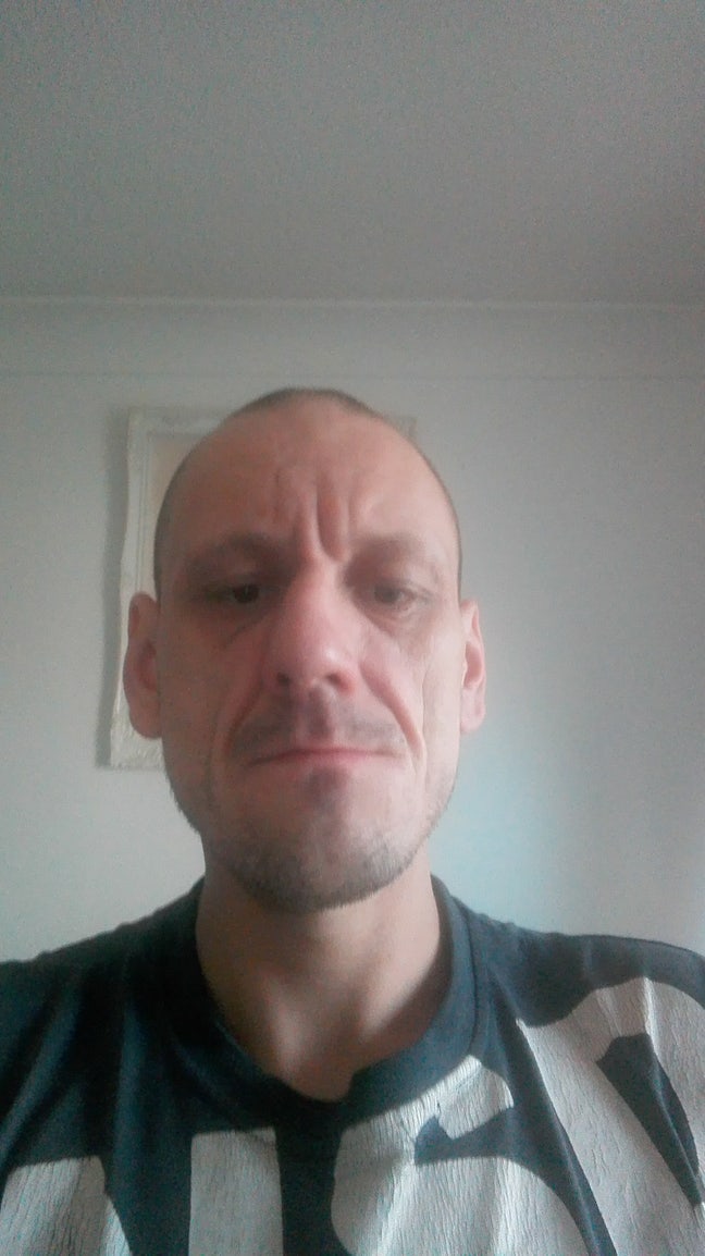 48 year old Male seeks a single or double room Main Photo