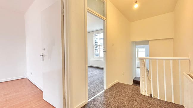 Newly Refurbished 2 Bedroom Apt! Great Location! Main Photo