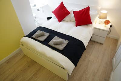 Lovely ensuite Available Now! &pound;849PM All bills INC Main Photo