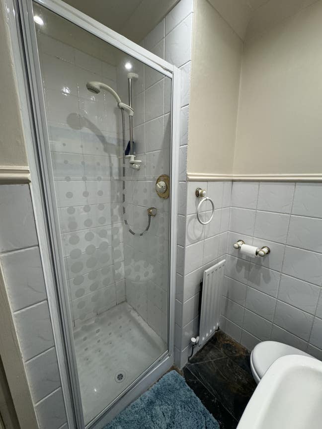  Lovely Double Bedsitting Room,Ensuite,Sunny Quiet Main Photo