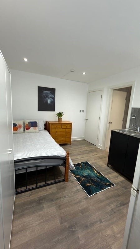 ✨ 🏡 Studio Flat to Let in/ Harrow Main Photo