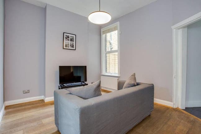 Modern rooms, living room and garden! Main Photo