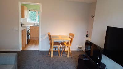 1 Double bedroom available in a clean & quiet area Main Photo