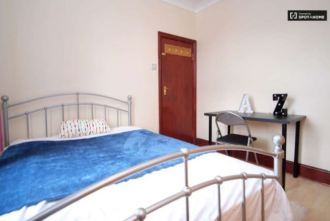 😍 🔥2Xdouble Room in *E11* 8 Min to Central Line Main Photo