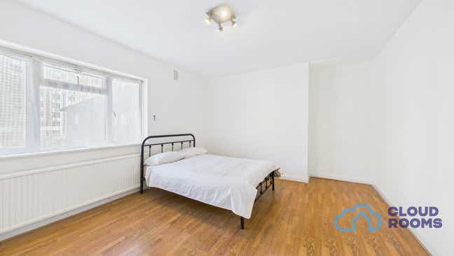 Largest Room in Shared Flat – HA9 🏠Wembley Park Main Photo