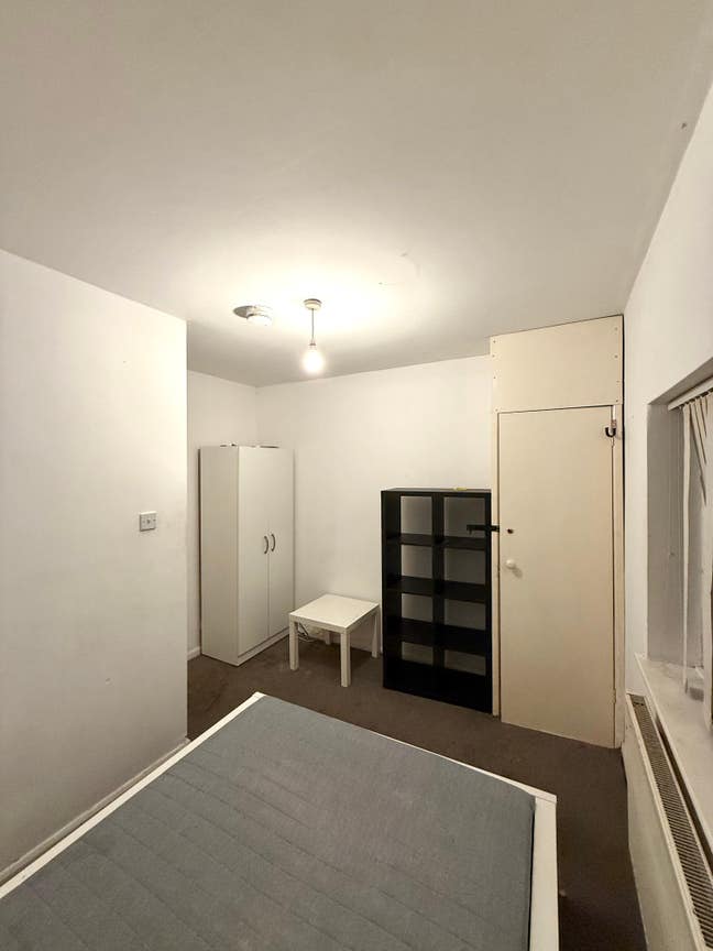 2 rooms available in a 5-bed flat share Main Photo