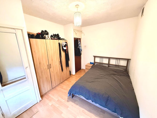 Bright Central London Double Room  Main Photo
