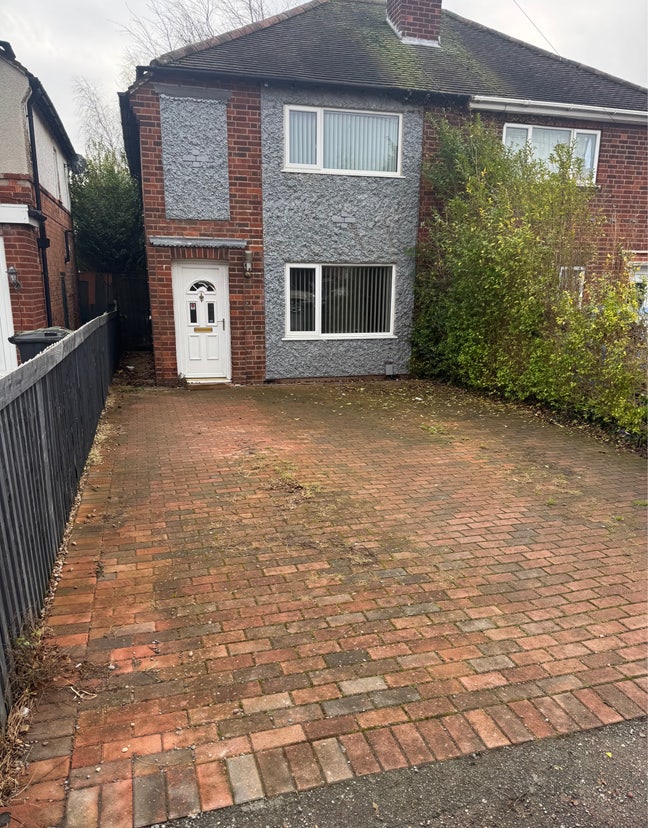 🏡 3 Bedroom Semi-Detached House to Rent – Birstall Main Photo