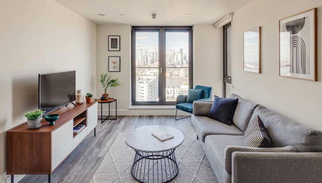 Modern 1-Bed Apartment with Views - Greenwich Main Photo