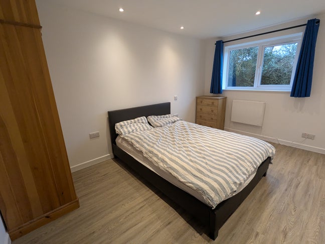 Double Room in Shared Flat (Slinfold) Main Photo