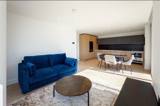 Double bed & own bathroom at Bankside Boulevard Main Photo