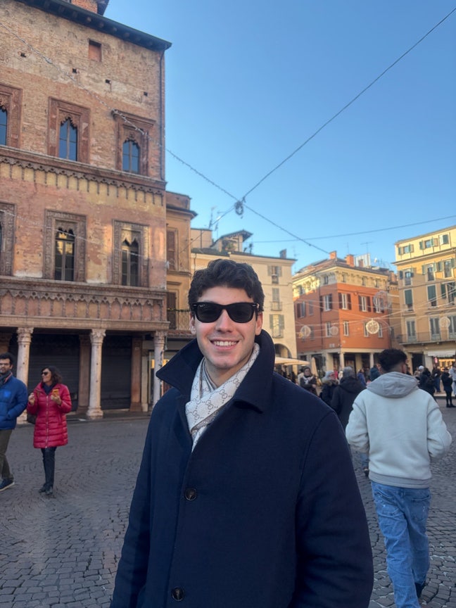 Looking for a room from April to July  Main Photo