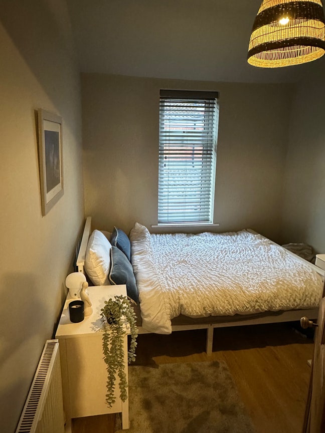 Spacious Double Room  in Friendly House Share Main Photo
