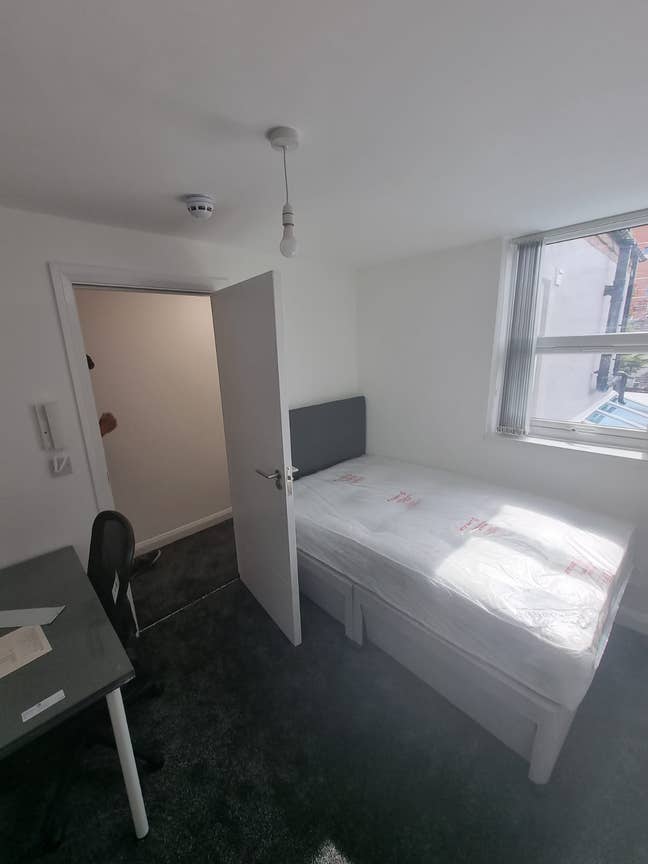 🏡 Extra Large Ensuite Room ⭐ All Bills Inclusive Main Photo