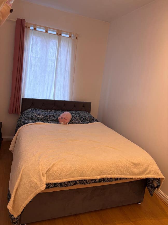 3 Double rooms is available for rent in - DA9 9GW Main Photo