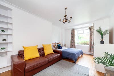 🌳Huge Room Available | Close to University/Park ⚡ Main Photo