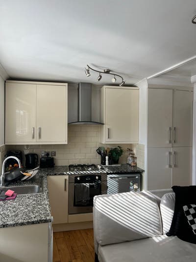 Large Studio Flat  Main Photo