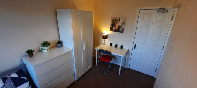 * Quality accommodation - all bills included * Main Photo