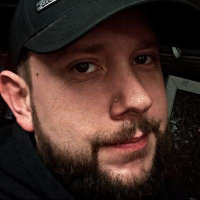 Professional Male seeks a single or double room Main Photo