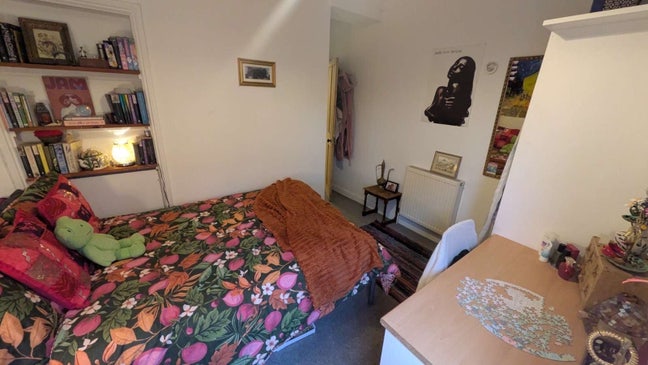 2 University students seeking third housemate!  Main Photo