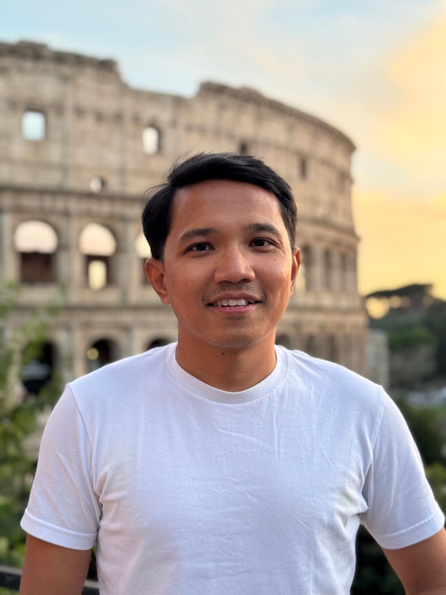 Working professional looking for flatshare Main Photo