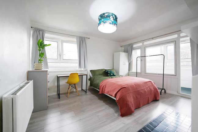 ☀️Airy Room with Balcony | Shoreditch E1 Main Photo