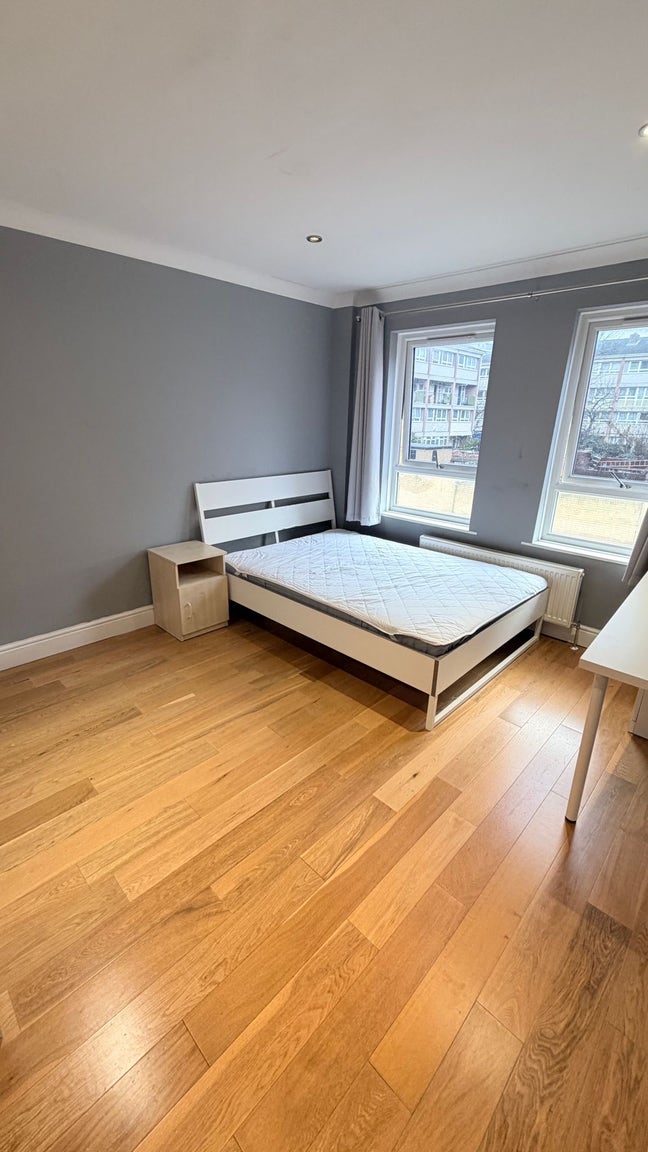 Luxurious Spacious DBL Room@E14 6BN/Poplar Main Photo