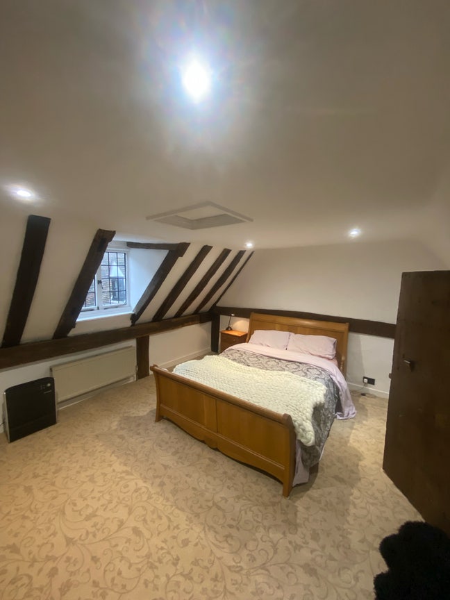 Room for rent, house still under renovation  Main Photo