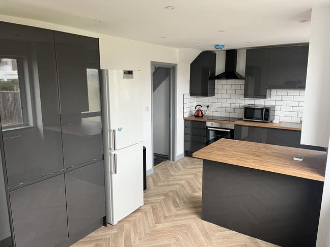  High Spec Rooms in Brand New refubished house  Main Photo