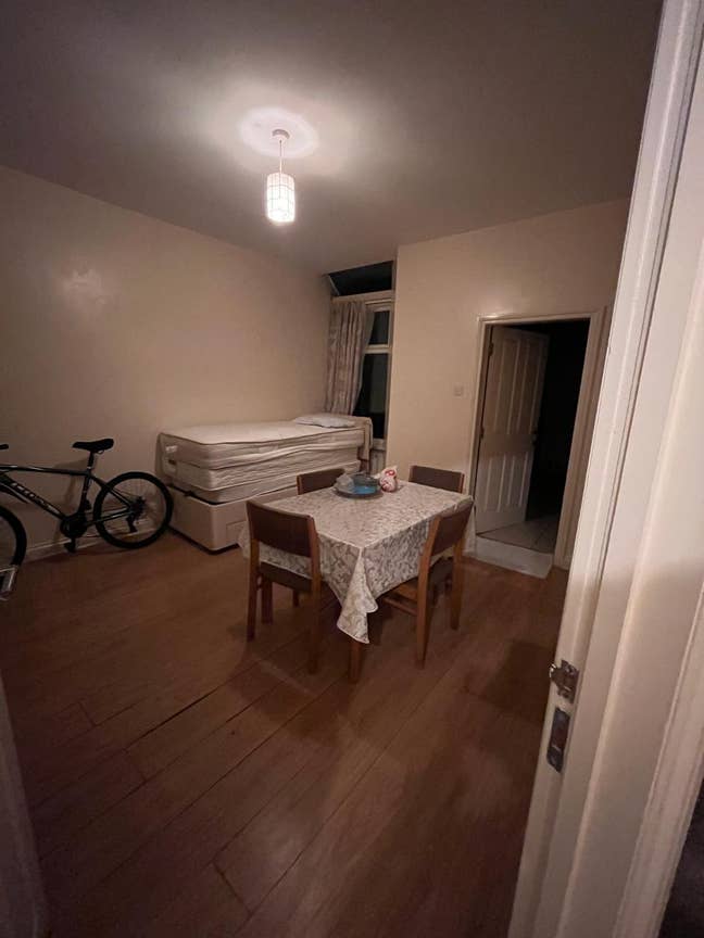 🏡 Spacious Shared Double Room Available Main Photo