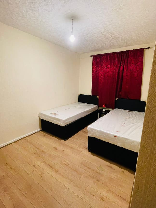 🛏️ Double Room (&pound;800) & Shared Room (&pound;400) | IG11 Main Photo