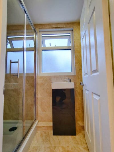 Bill inc Spacious Canary Wharf Room 2Min to Tube Main Photo