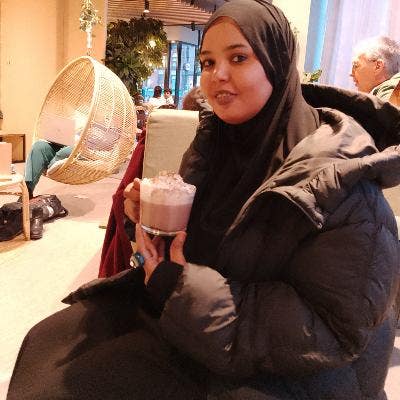 Looking for a room in a happy female household Main Photo