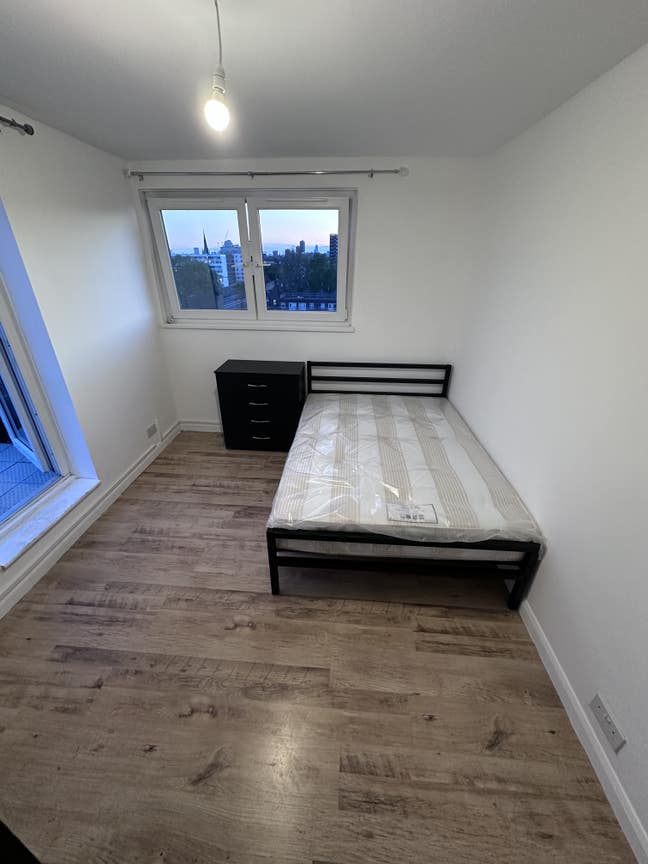 Amazing Two Double Room Near Aldgate East  Main Photo