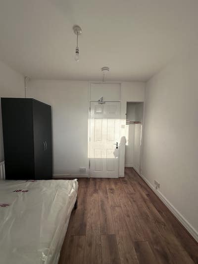 Amazing Two Double Room Near Aldgate East  Main Photo
