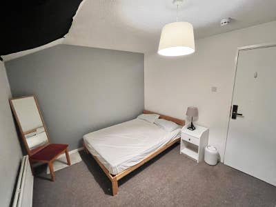 Standard Room to Let - Central Milton Keynes, MK9  Main Photo