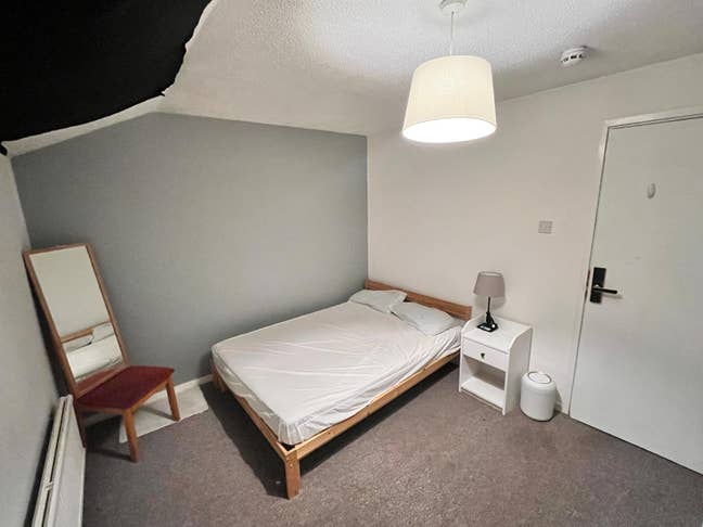 Standard Room to Let - Central Milton Keynes, MK9  Main Photo