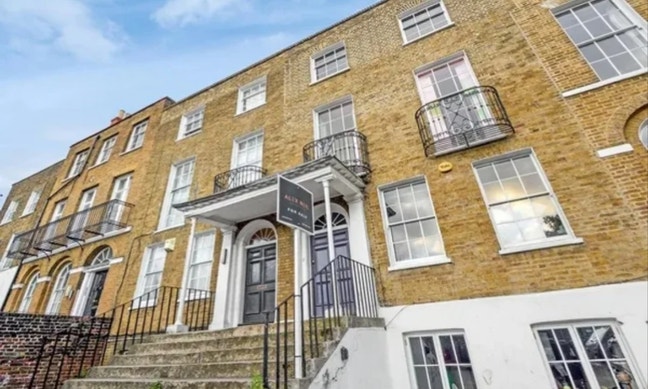 Gorgeous 4 bed overlooking Burgess Park Main Photo