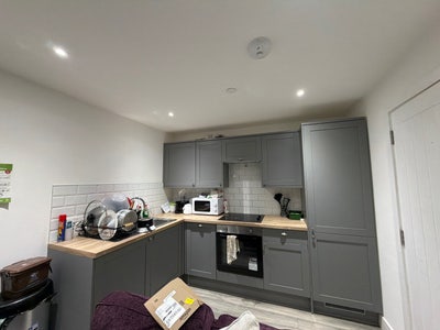 Double Bed Room Available in 2- Bed Flat , Cardiff Main Photo