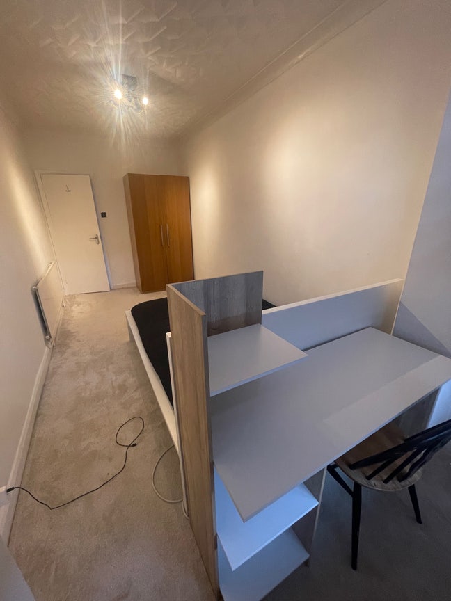 Furnished Double Room - Bills Included Main Photo