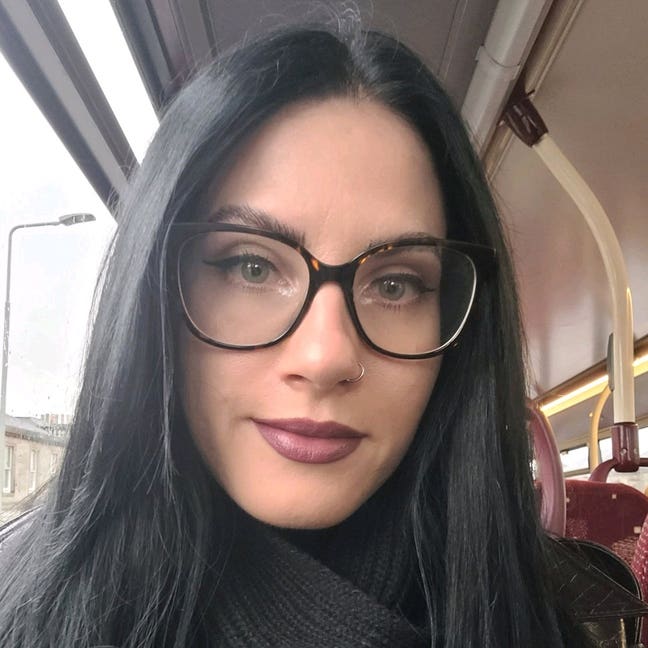 30 year old Female seeks a double room Main Photo