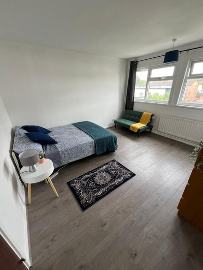 Huge Double Room Available Now 👌🏻  Main Photo