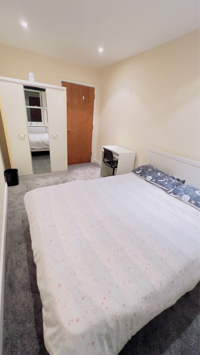 Double Room to rent Main Photo