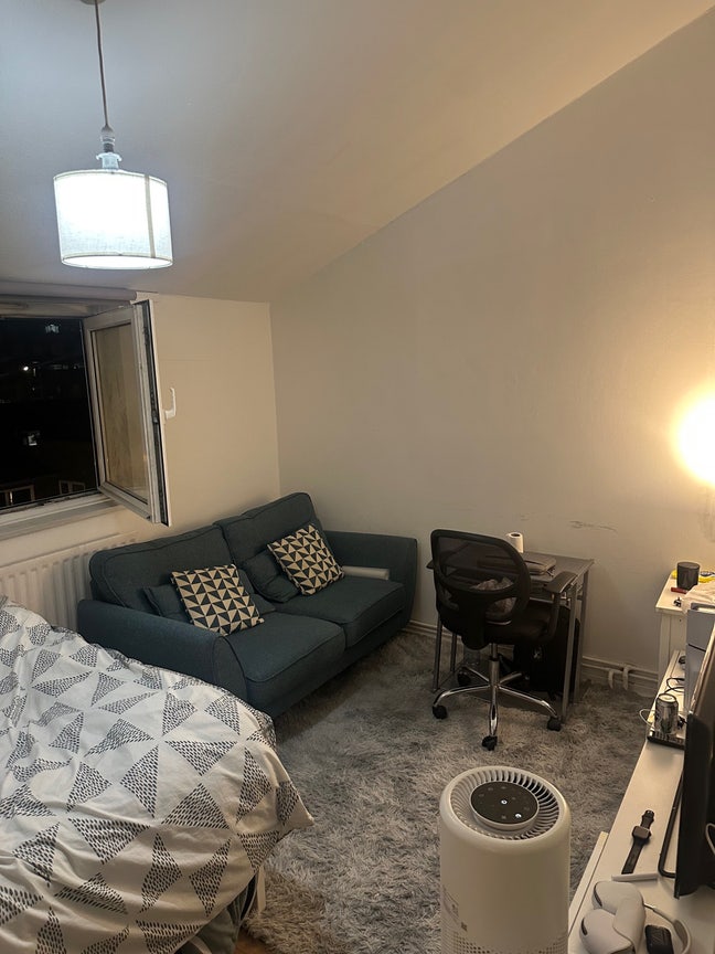 1 Double Bed Room with Sofa and TV Main Photo