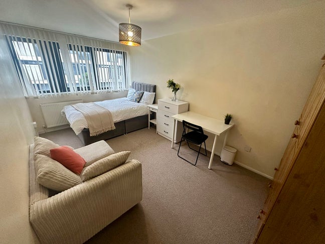 3 large rooms near Kings Cross Main Photo