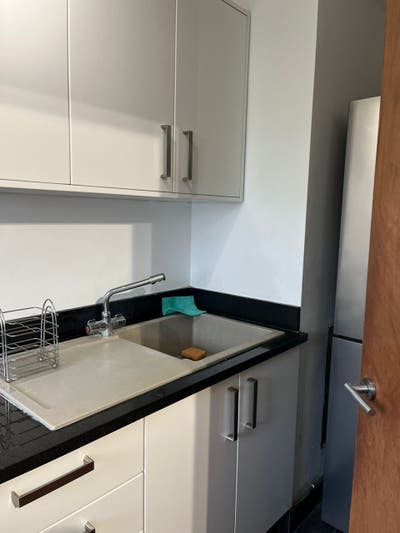 Double 2-bed room in a flat in White City Main Photo