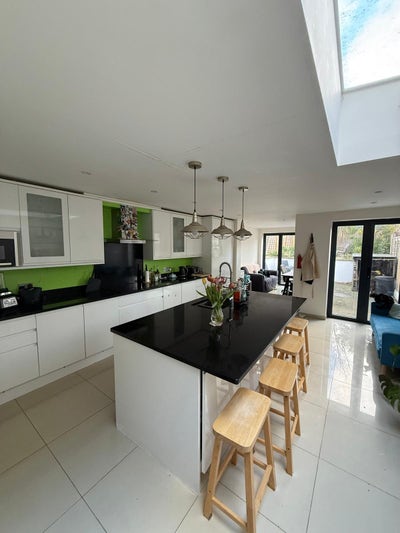 Cosy double room in a modern 5 bedroom house Main Photo