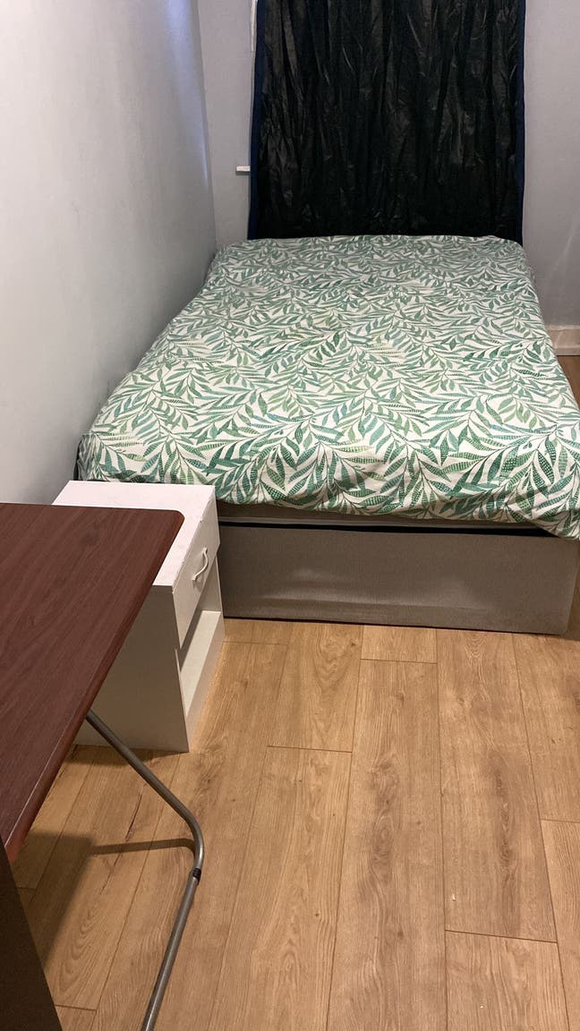 Large double room for rent. Main Photo
