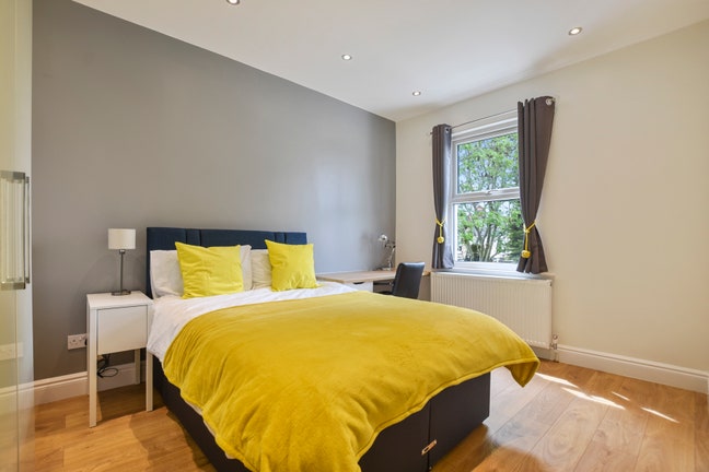 Luxury Double Bedroom - South Wimbledon  Main Photo